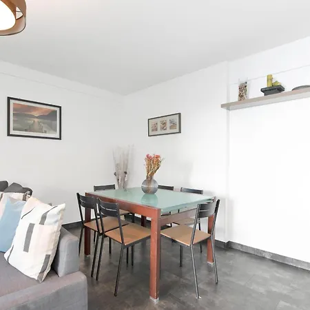 Appartement Le Versailles Plaisir Et Confort En Centre-ville, Pour Sejours En Famille Ou Business