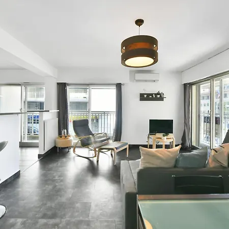 Le Versailles Plaisir Et Confort En Centre-ville, Pour Sejours En Famille Ou Business