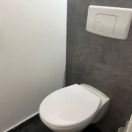 Appartement Le Versailles Plaisir Et Confort En Centre-ville, Pour Sejours En Famille Ou Business *